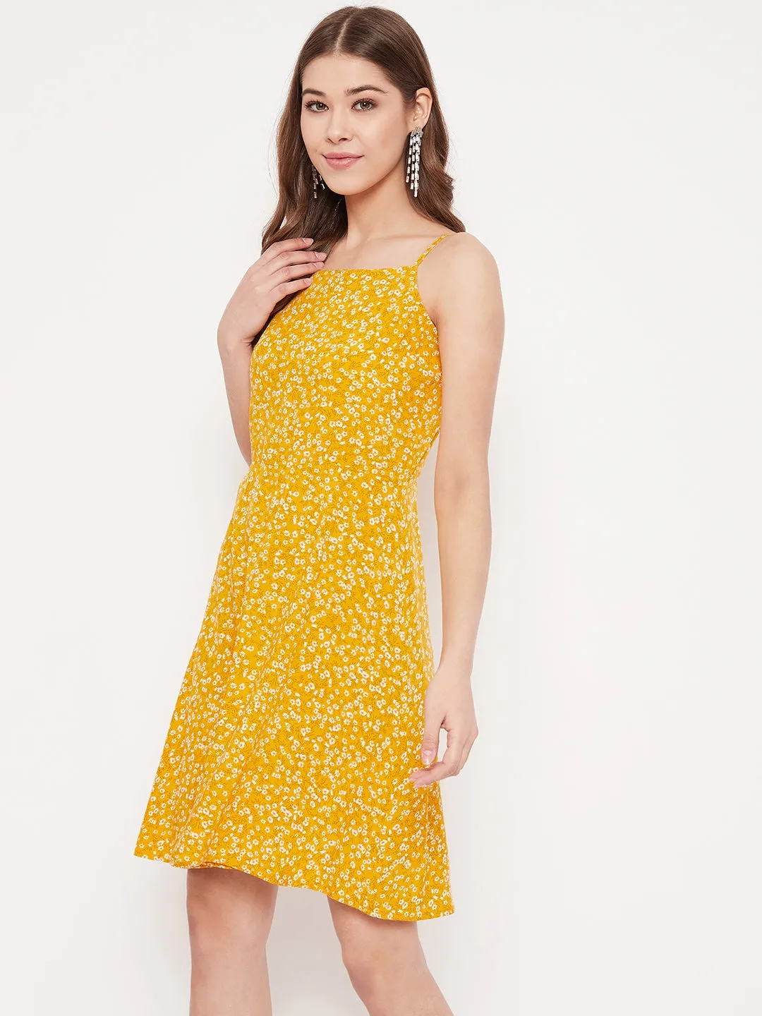 Berrylush Women Yellow & White Floral Printed Fit & Flare Mini Dress