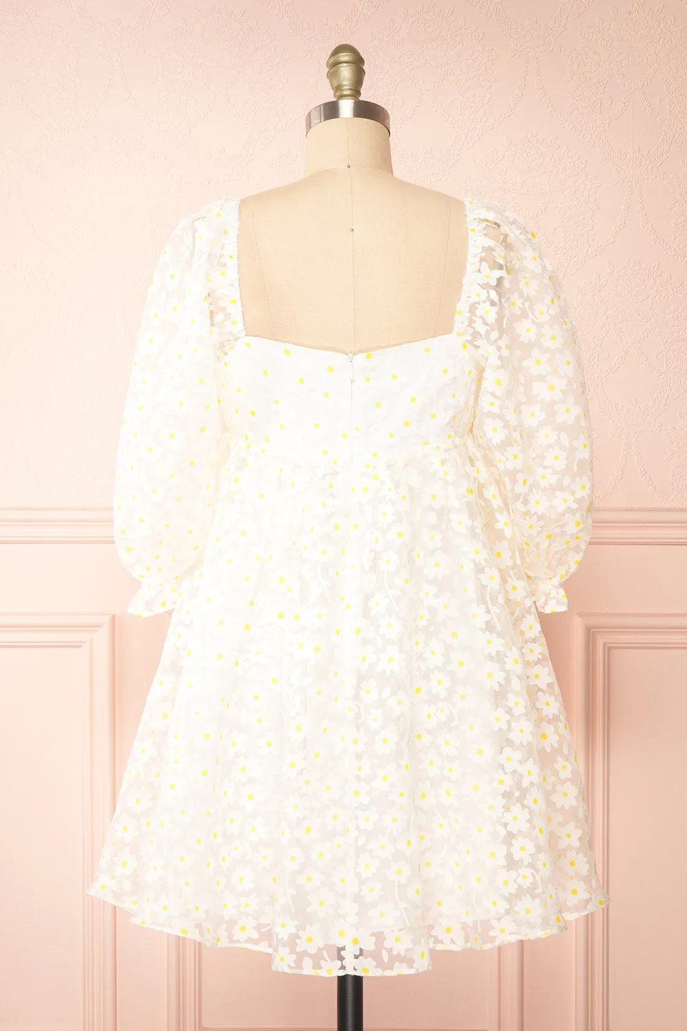 Bina | White Babydoll Dress w/ Daisies