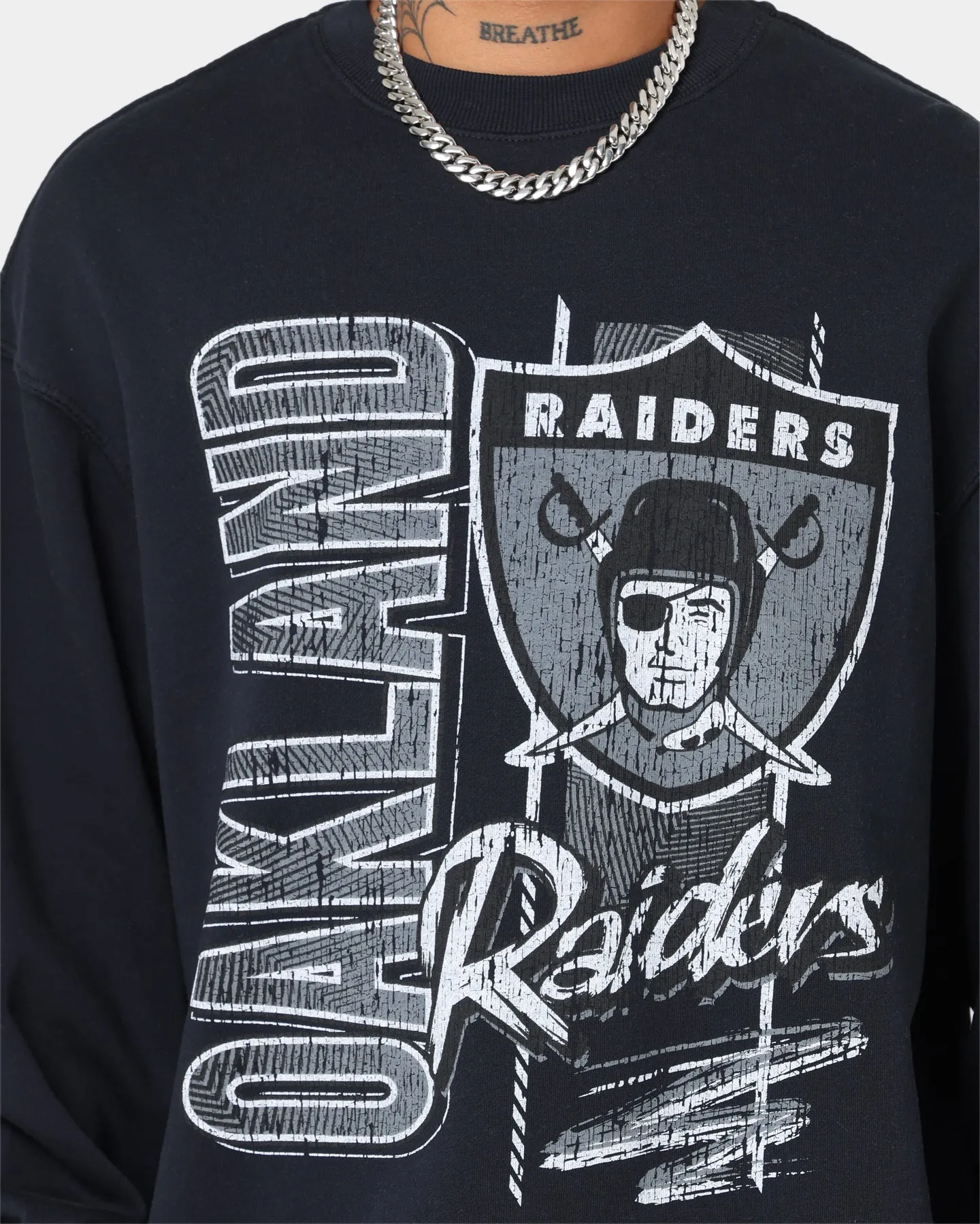 Mitchell & Ness Las Vegas Raiders Vintage Zig Zag Crewneck Faded Black