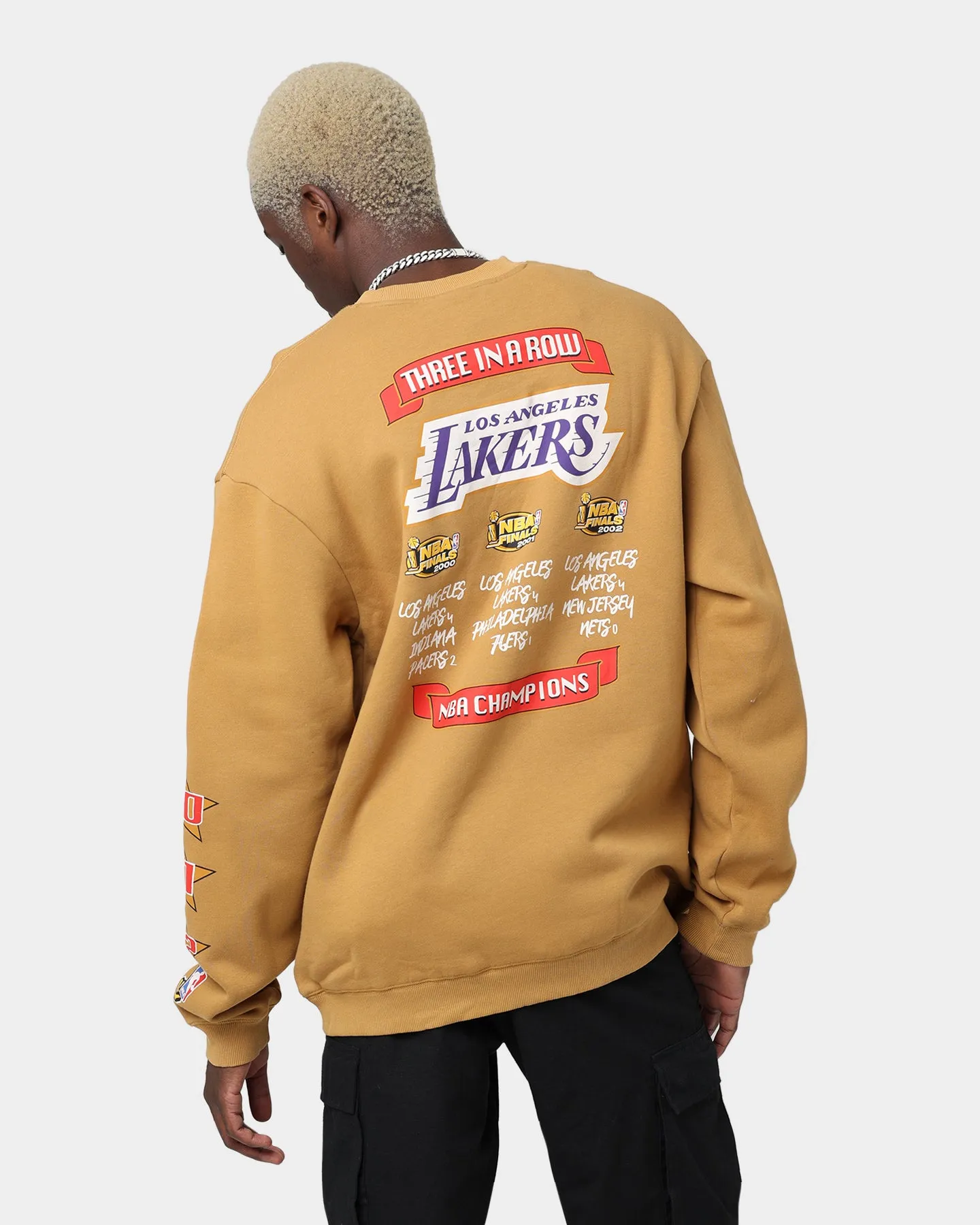 Mitchell & Ness Los Angeles Lakers 3-Peat Crewneck Bone Brown