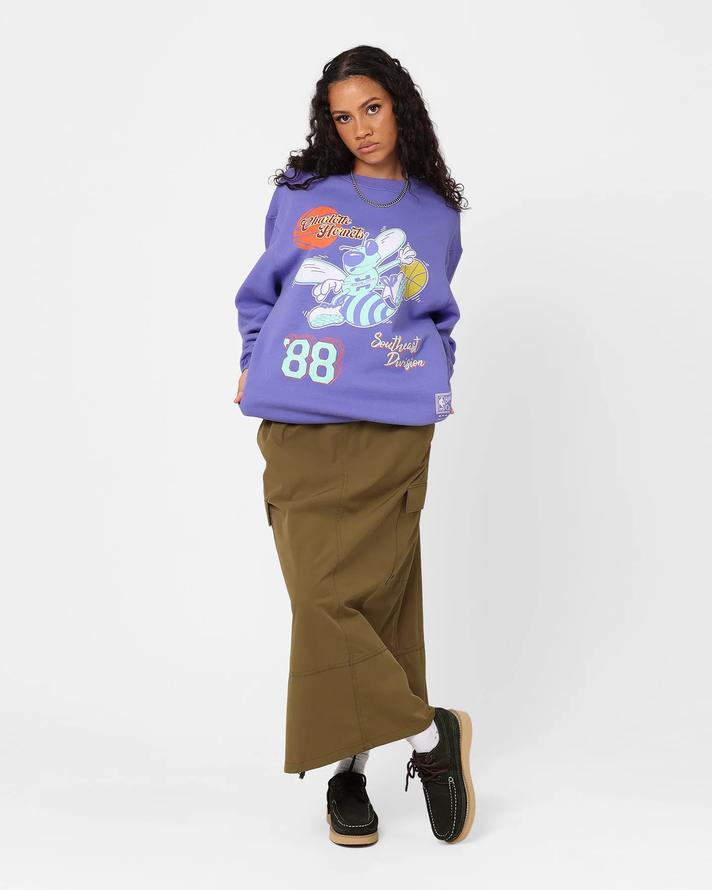 Mitchell & Ness Women's Charlotte Hornets Logo Crewneck Purple