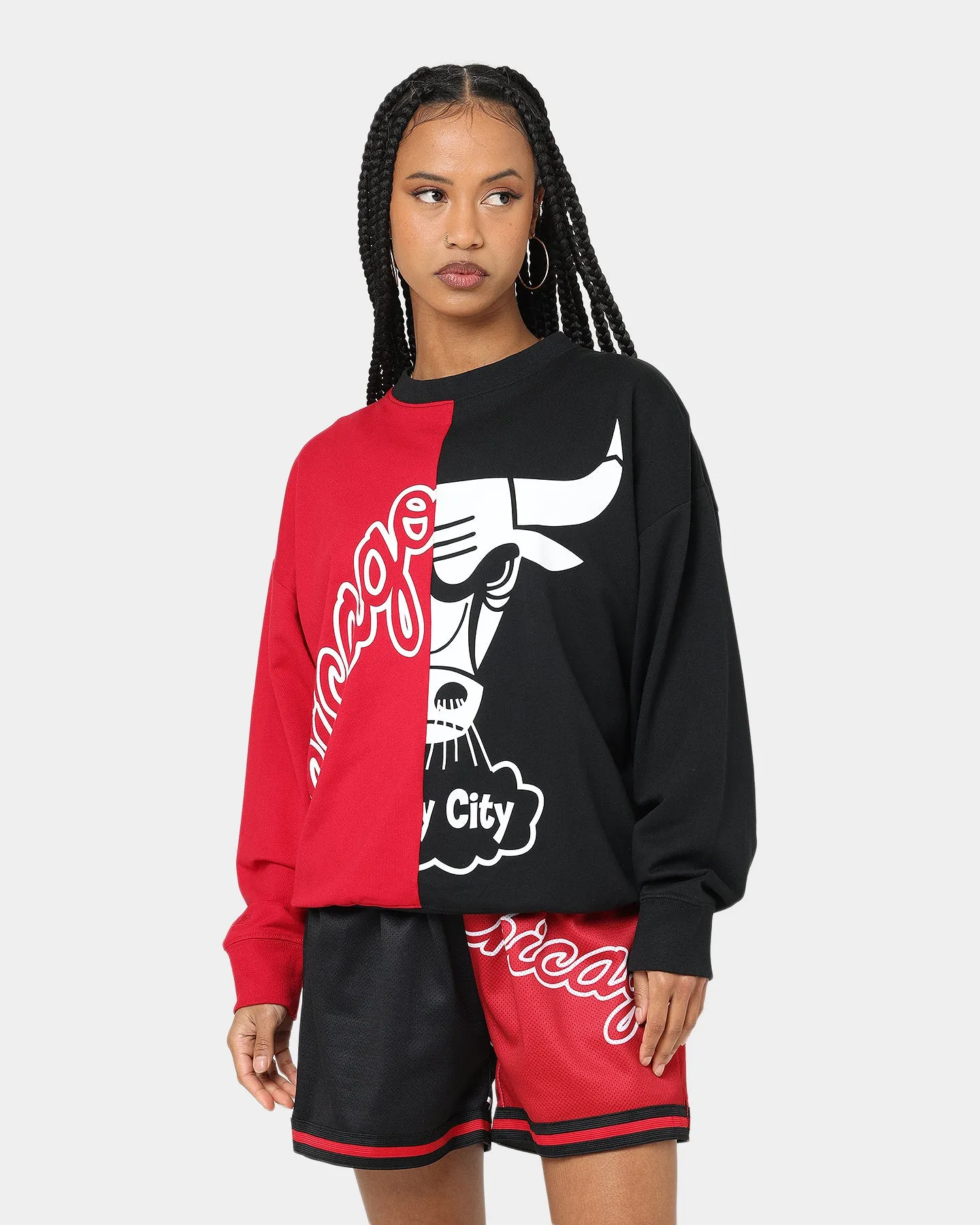 Mitchell & Ness Women's Chicago Bulls Big Face 5.0 Crewneck Red