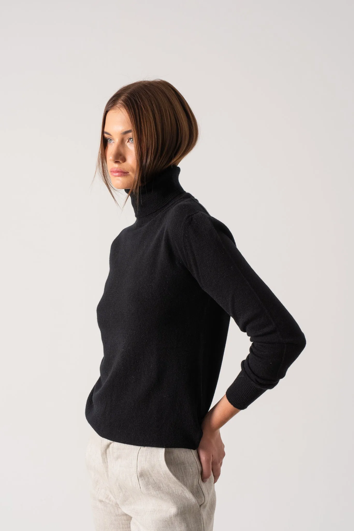 Ombra 100% Cashmere Turtleneck Sweater Black