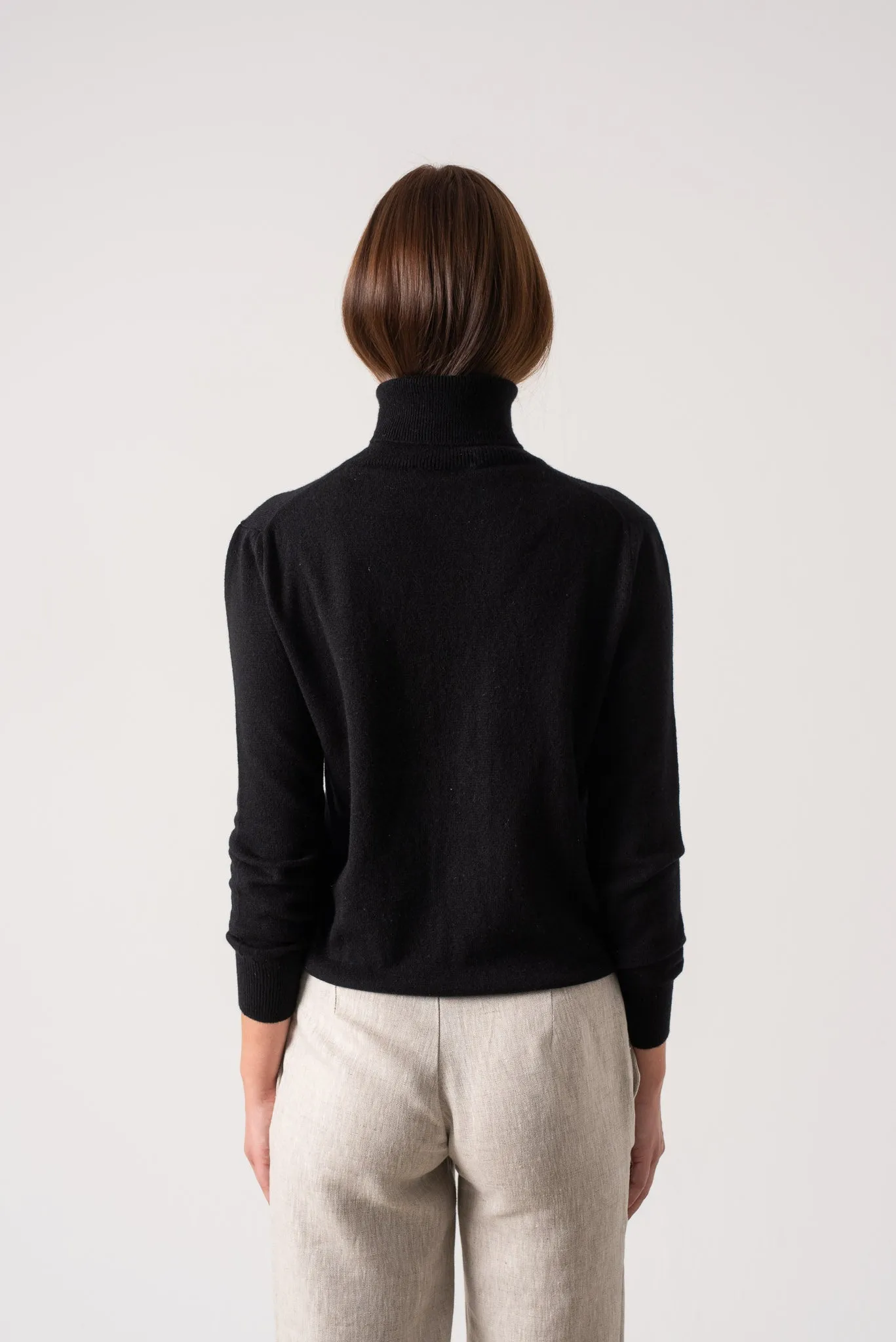 Ombra 100% Cashmere Turtleneck Sweater Black