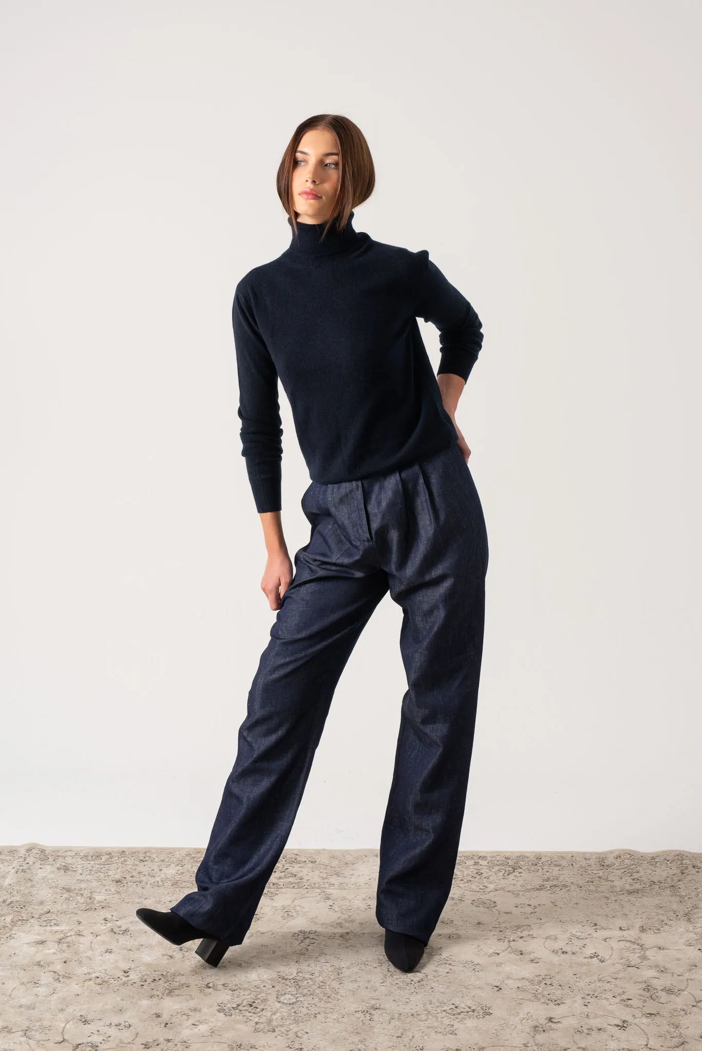 Ombra 100% Cashmere Turtleneck Sweater Navy