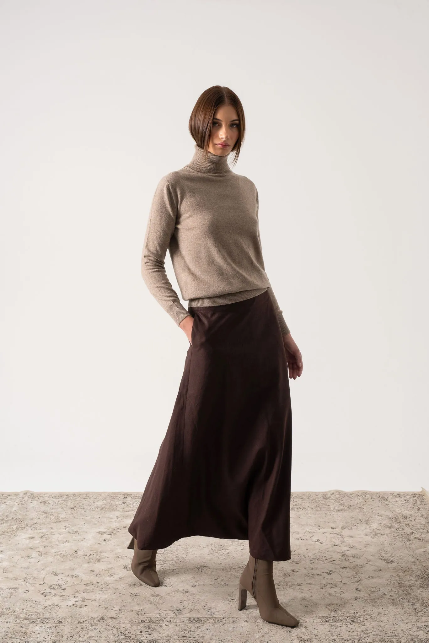 Ombra 100% Cashmere Turtleneck Sweater Taupe