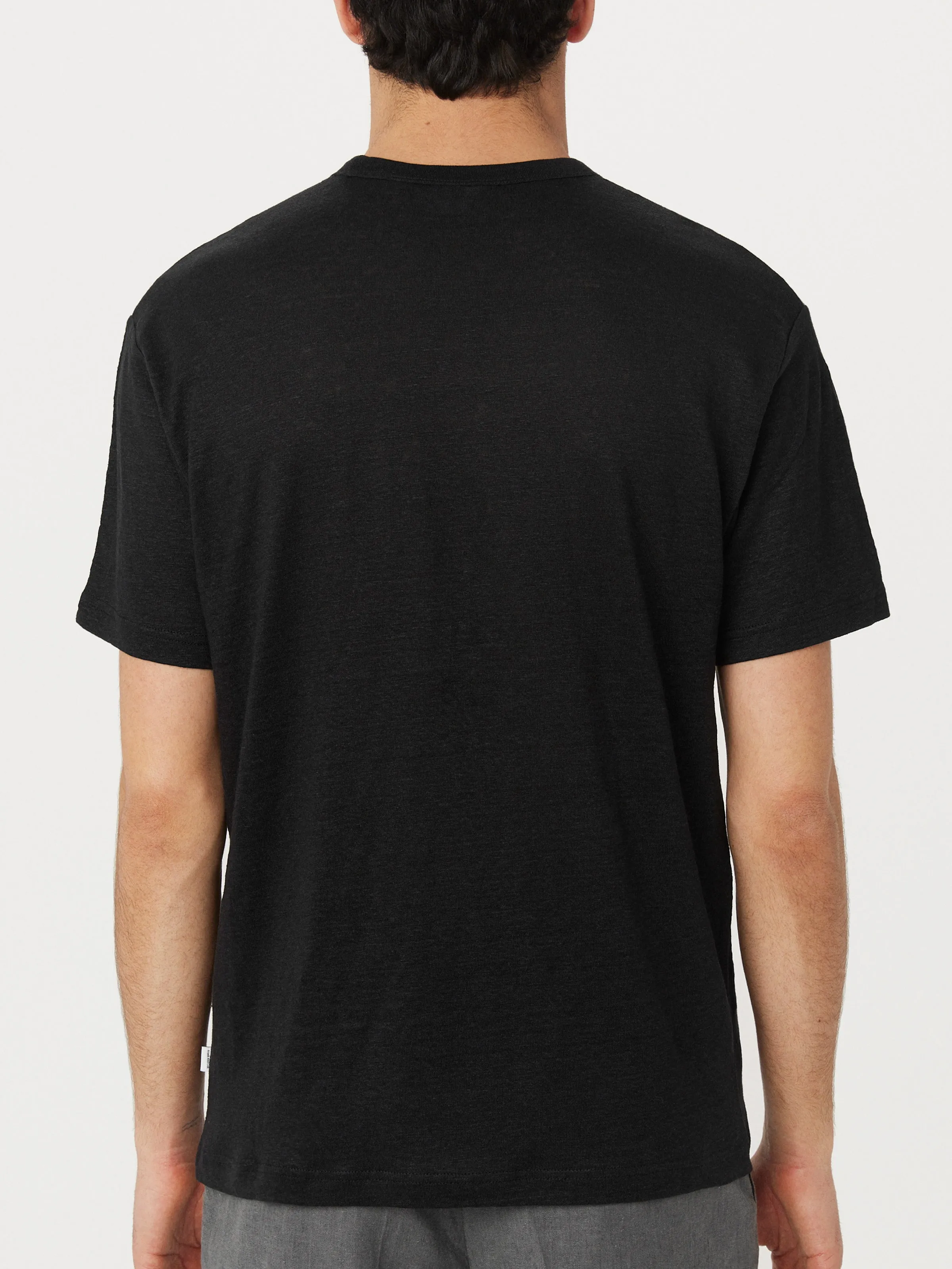 The Linen T-Shirt in Black