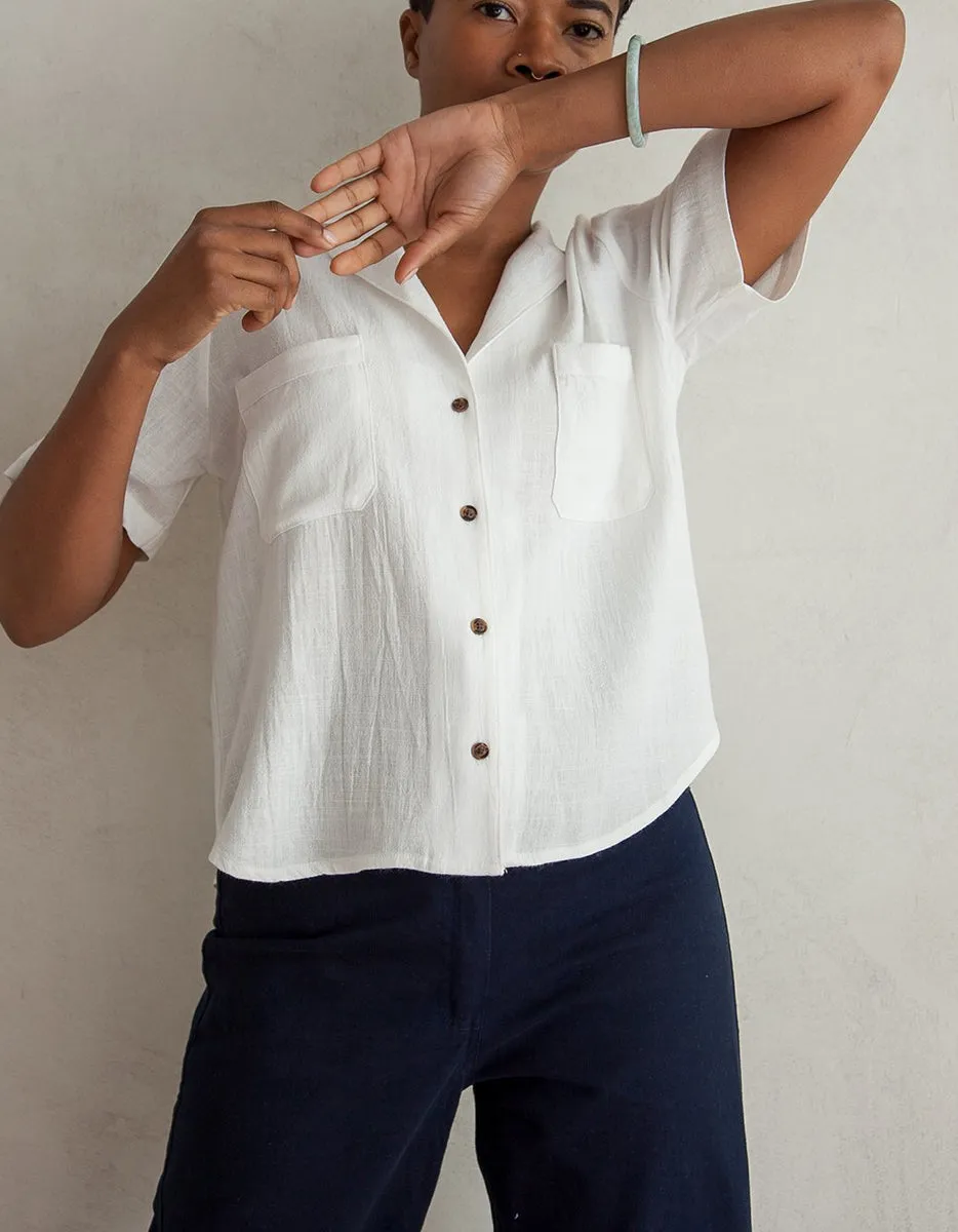 WHITE NOTCH COLLAR TOP